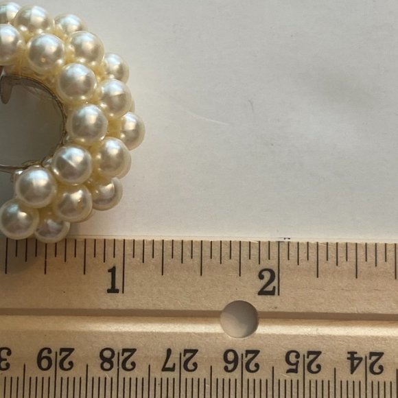 Carolee Lux Signed Vintage Faux Pearl Gold Tone Necklace w/ Clip Hoop Earrings - Picture 11 of 11